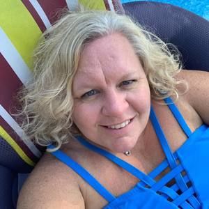 Meet your Posher, Selina